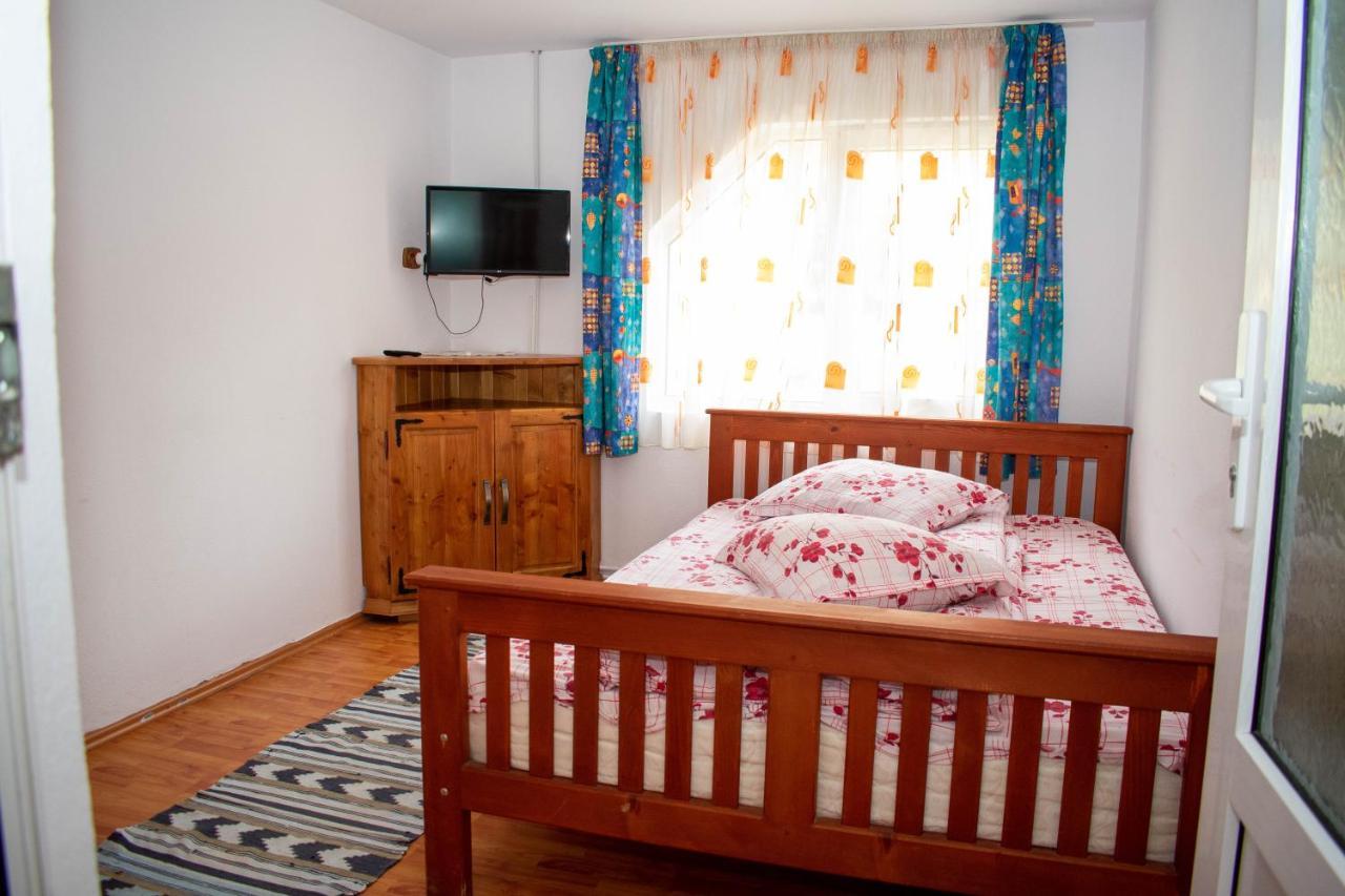 Cabana Liliana Arieseni Bagian luar foto